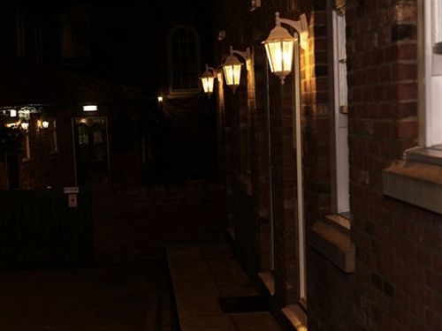 The Downe Arms Hotel Snaith Екстериор снимка